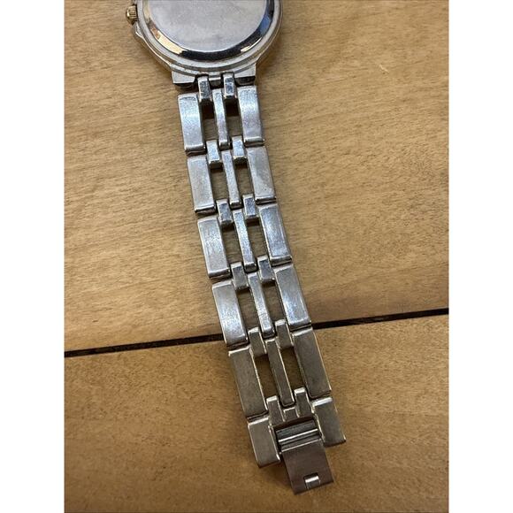 VTG GUCCI WATCH Silver Toned Parts Or Repair main image 8